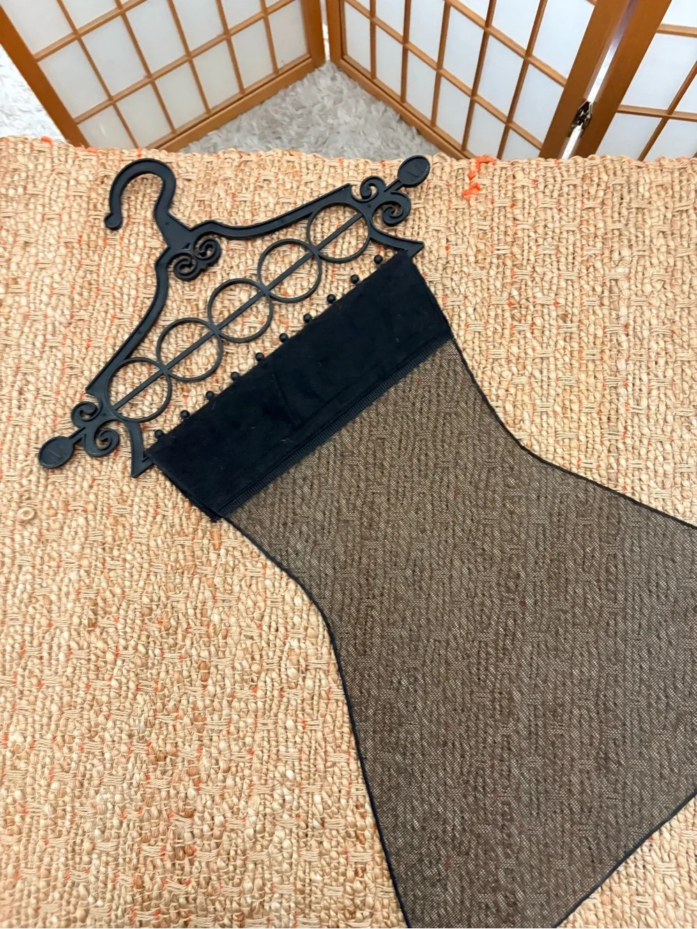 Black Wall-Mount Jewelry Mesh Organizer with Decorative Hook Hang Earrings